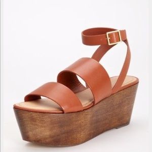 Elizabeth and James wooden platforms